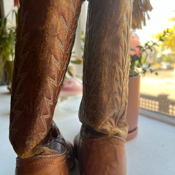 Brown cowboy boots - Picture 3 of 11